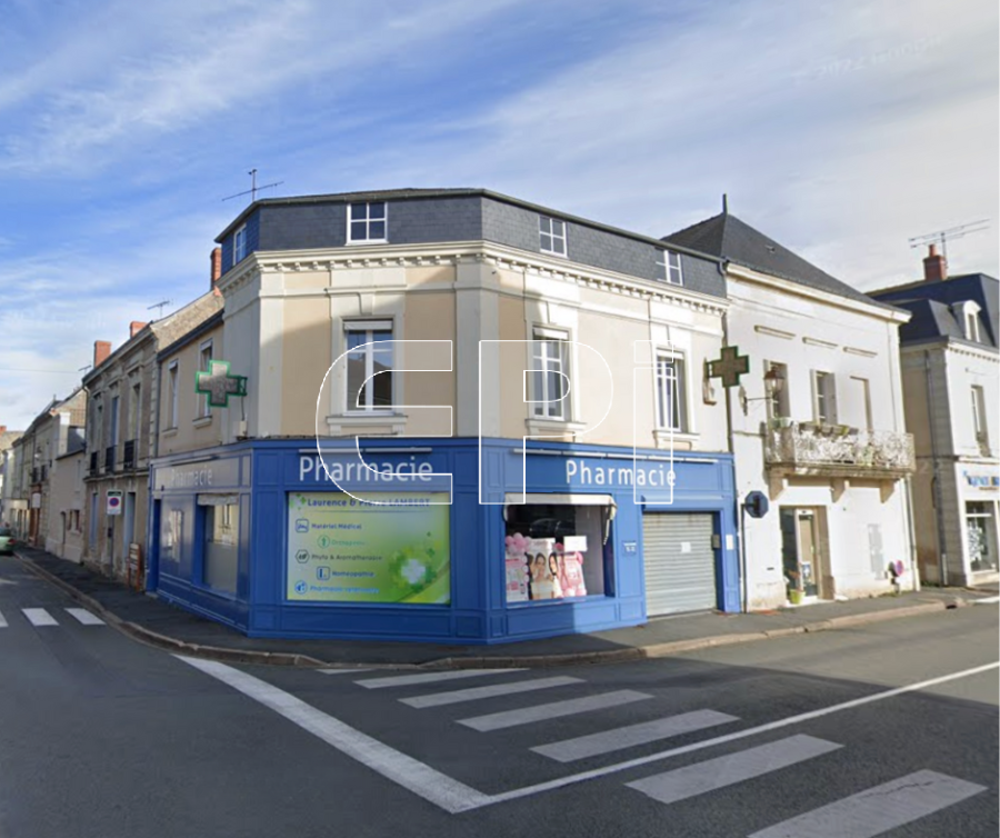 Immeuble centre historique Montreuil-Bellay